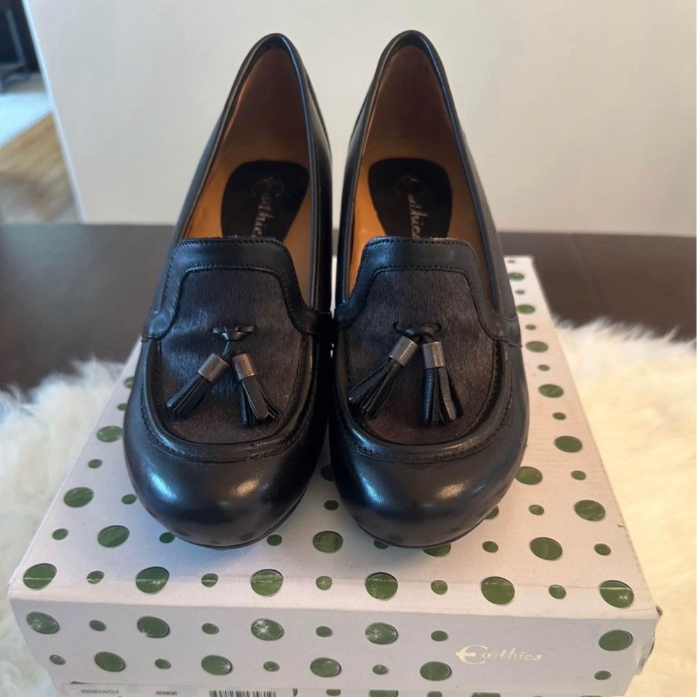 New Earthies SZ 9 Loafers Pump Shoes